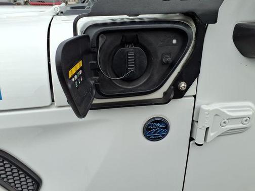 Bright White Clearcoat 2021 Jeep Wrangler Unlimited 4xe Rubicon