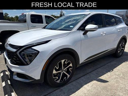 Glacial White Pearl 2025 Kia Sportage EX
