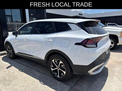 Glacial White Pearl 2025 Kia Sportage EX