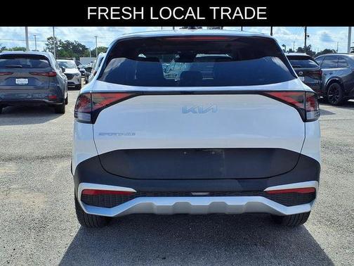 Glacial White Pearl 2025 Kia Sportage EX