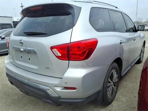 2019 Nissan Pathfinder SL