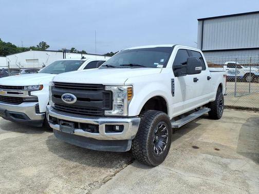Oxford White 2019 Ford F-250 XL