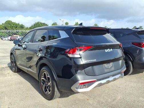 Fusion Black 2023 Kia Sportage LX