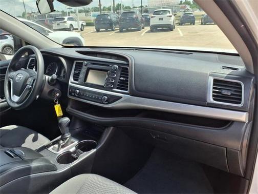 2018 Toyota Highlander LE
