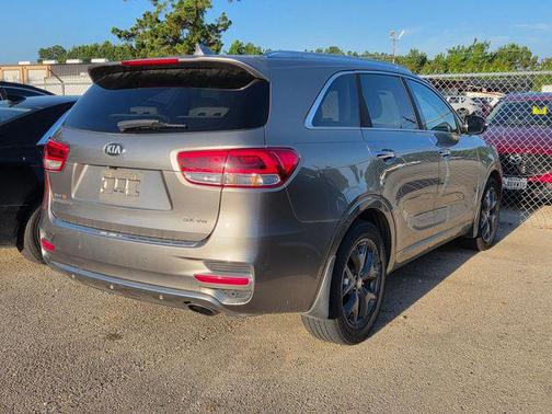Titanium Silver 2016 Kia Sorento SX
