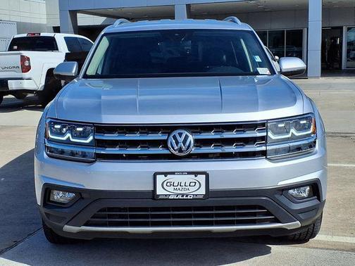 Reflex Silver Metallic 2018 Volkswagen Atlas 2.0T SE w/Technology