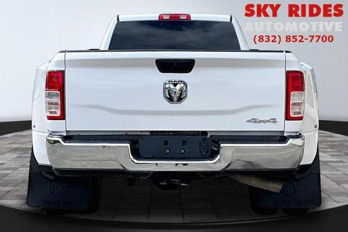 Bright White Clearcoat 2021 RAM 3500 Tradesman Crew Cab 4x4 8' Box