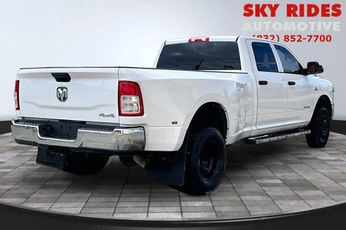 Bright White Clearcoat 2021 RAM 3500 Tradesman Crew Cab 4x4 8' Box