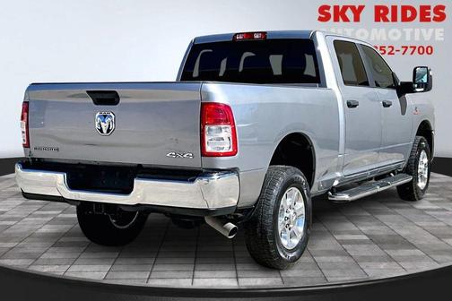 2023 RAM 2500 Big Horn Crew Cab 4x4 6'4' Box