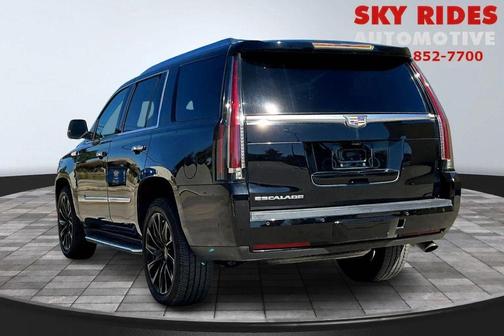 2018 Cadillac Escalade Luxury