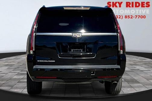 2018 Cadillac Escalade Luxury