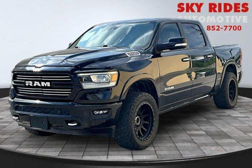 Diamond Black Crystal Pearlcoat 2021 RAM 1500 Laramie
