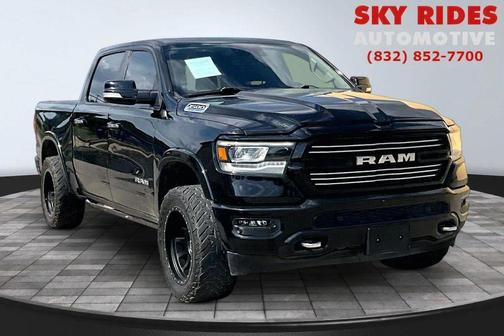 Diamond Black Crystal Pearlcoat 2021 RAM 1500 Laramie