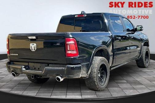 Diamond Black Crystal Pearlcoat 2021 RAM 1500 Laramie