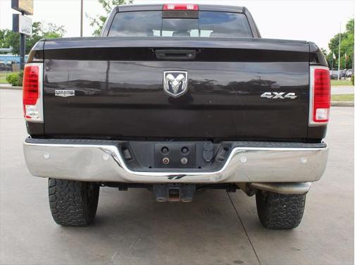 2017 RAM 2500 Laramie Crew Cab 4x4 6'4' Box