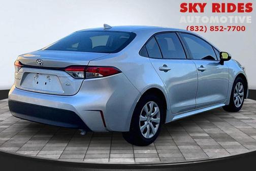 Classic Silver Metallic 2025 Toyota Corolla LE