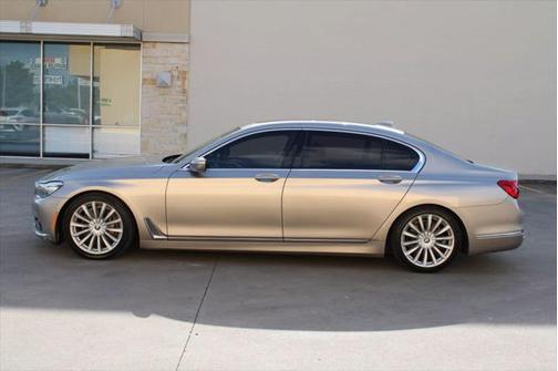 2016 BMW 740 740i Sedan 4D