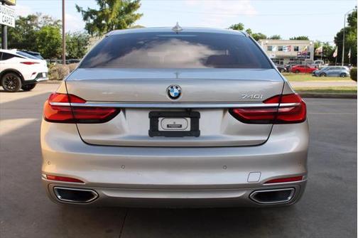 2016 BMW 740 740i Sedan 4D