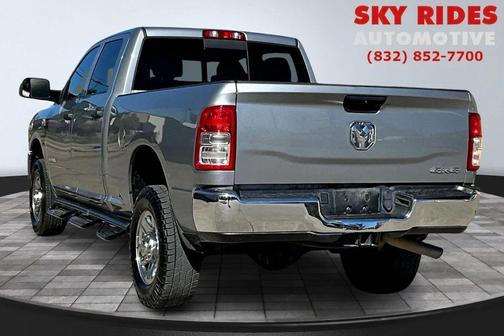 2022 RAM 2500 Tradesman Crew Cab 4x4 6'4' Box