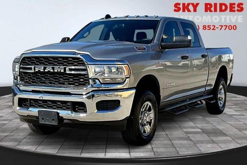 2022 RAM 2500 Tradesman Crew Cab 4x4 6'4' Box