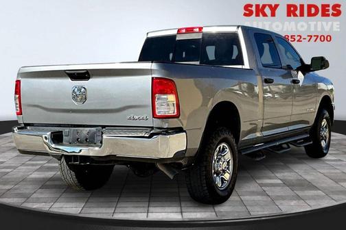 2022 RAM 2500 Tradesman Crew Cab 4x4 6'4' Box