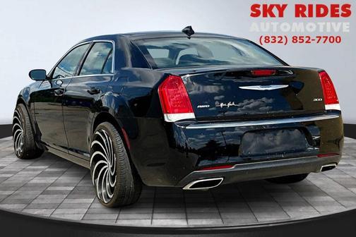 2022 Chrysler 300 Touring