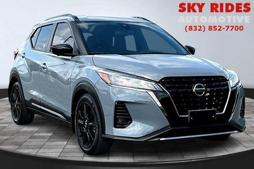 2021 Nissan Kicks SR