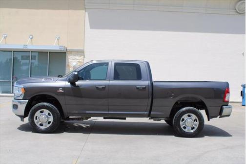 2024 RAM 2500 Tradesman Crew Cab 4x4 6'4' Box