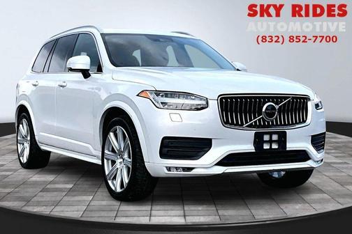 2021 Volvo XC90 T6 Momentum