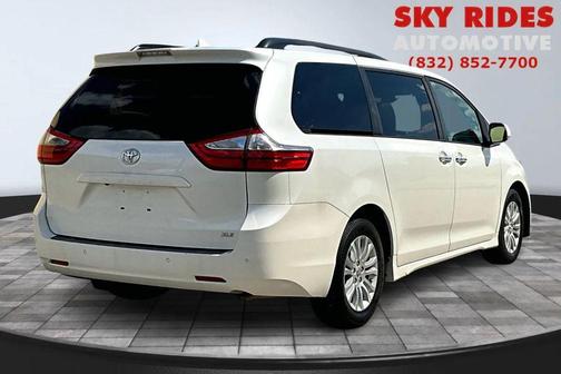 2020 Toyota Sienna Limited Premium