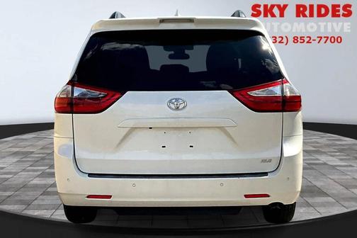 2020 Toyota Sienna Limited Premium