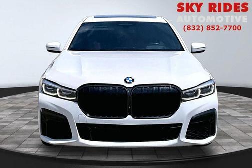 Alpine White 2021 BMW 750 i xDrive