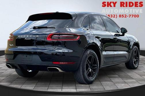 2018 Porsche Macan Macan Sport Edition