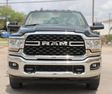 2022 RAM 3500 Big Horn Crew Cab 4x4 8' Box