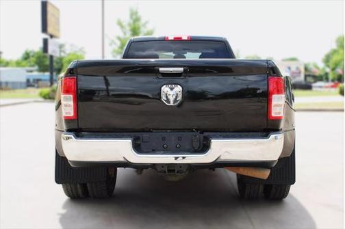 2022 RAM 3500 Big Horn Crew Cab 4x4 8' Box