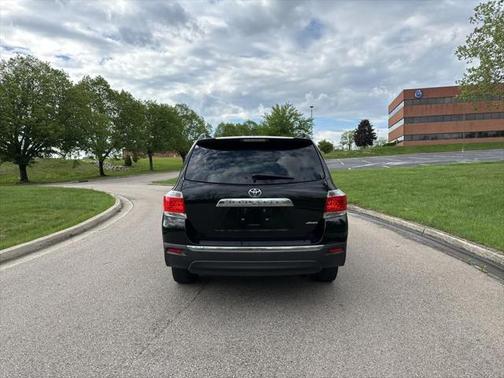 2012 Toyota Highlander SE
