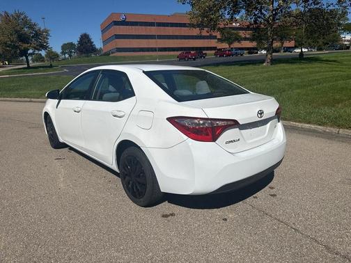 Super White 2017 Toyota Corolla LE