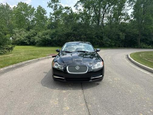 2010 Jaguar XF Premium Luxury