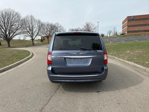 2011 Chrysler Town & Country Touring-L