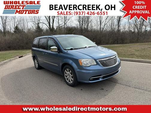 2011 Chrysler Town & Country Touring-L