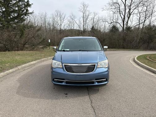 2011 Chrysler Town & Country Touring-L