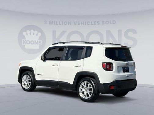Photo 3 of 25 of 2019 Jeep Renegade Latitude