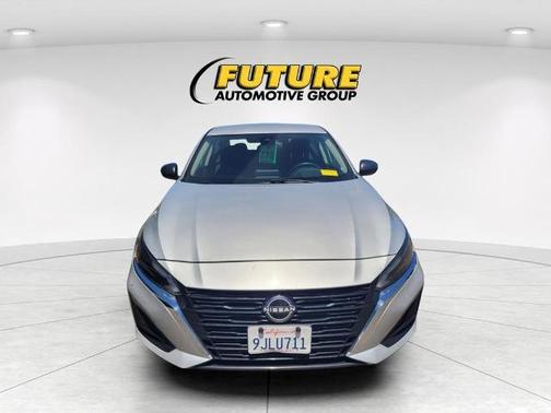 Brilliant Silver Metallic 2024 Nissan Altima 2.5 SV
