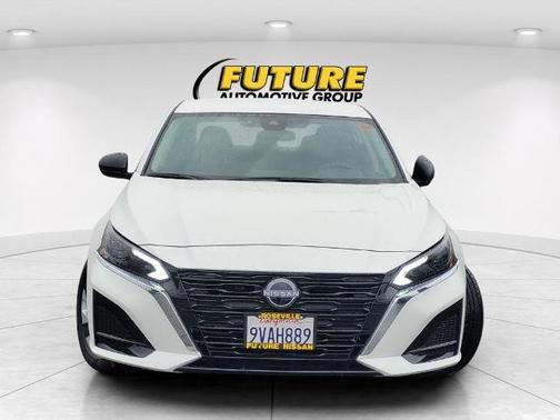 Glacier White 2025 Nissan Altima S