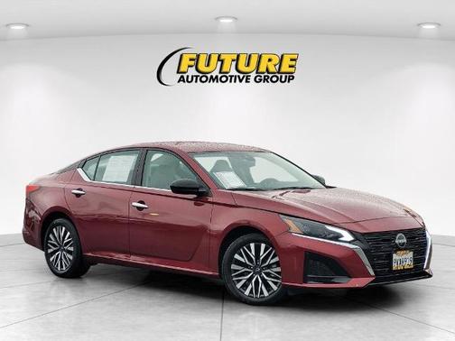 Scarlet Ember 2025 Nissan Altima SV