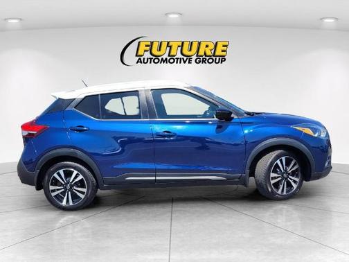 2020 Nissan Kicks SR