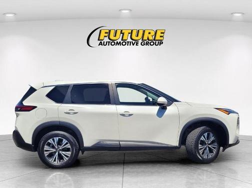 White 2023 Nissan Rogue SV