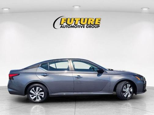 Gun Metallic 2025 Nissan Altima S