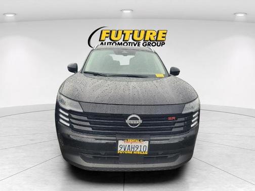 Super Black 2025 Nissan Kicks SR