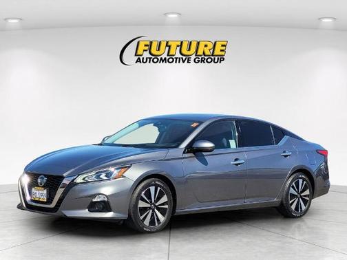Gun Metallic 2019 Nissan Altima 2.5 SV